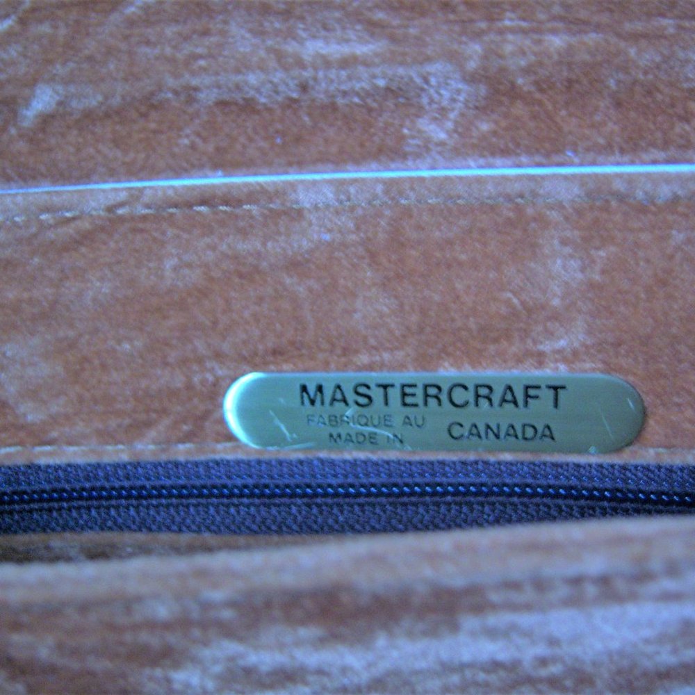 Vintage Mastercraft Beige Genuine Leather Purse. - Picture 5 of 5